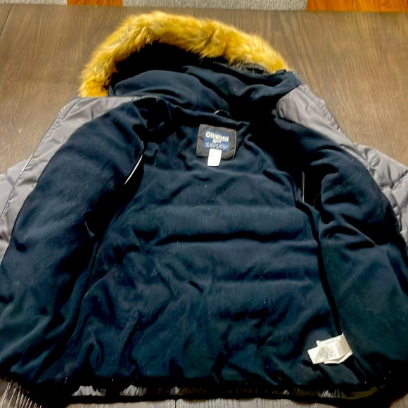 BOYS OshKosh B’gosh Black Puff Coat - Picture 5 of 5